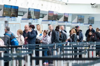 Budapest Airport queue useful
