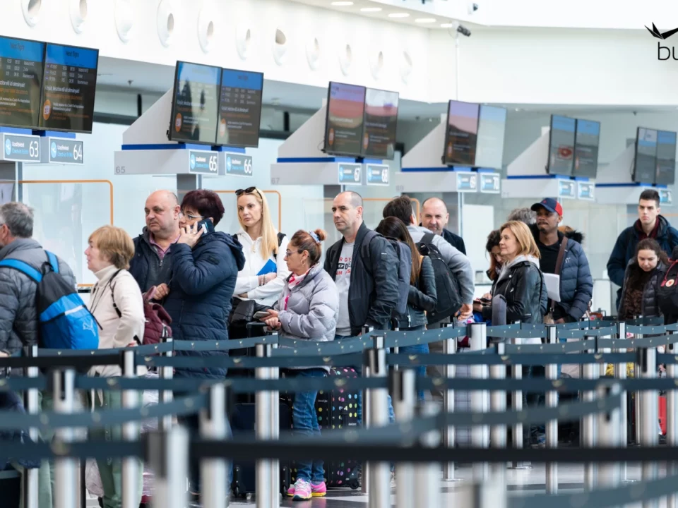Budapest Airport queue useful