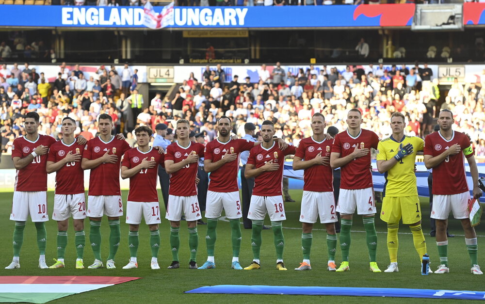 ハンガリー-イングランド-サッカー-勝利