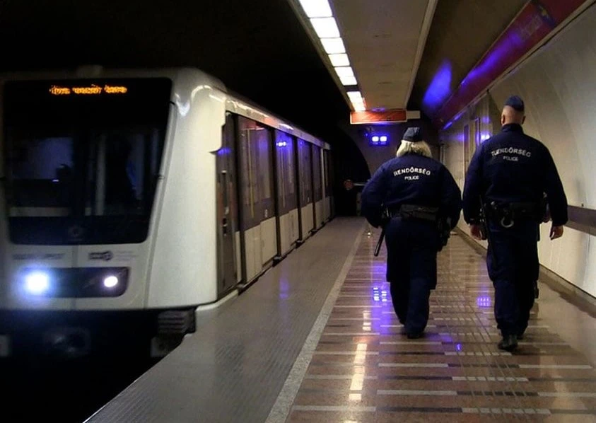 Police M2 metro Budapest