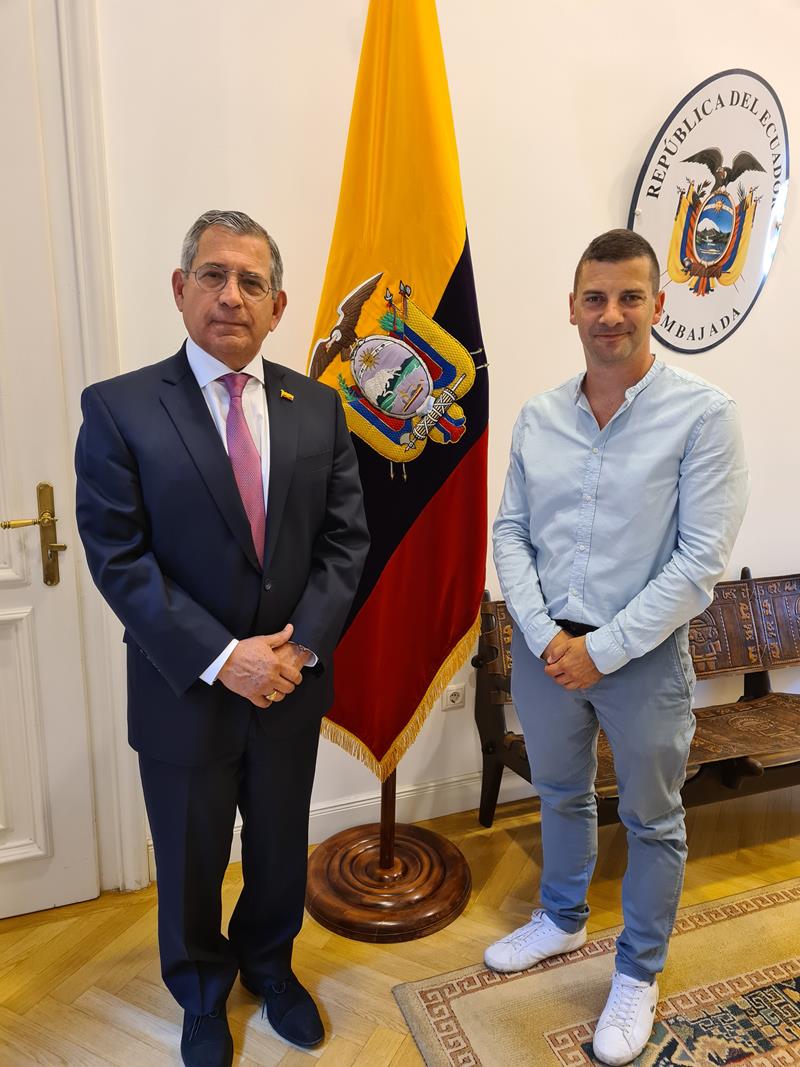 José Luis Salazar ambasadorul Ecuadorului în Ungaria și Alpár Kató, proprietarul Daily News Hungary 2022 Budapest