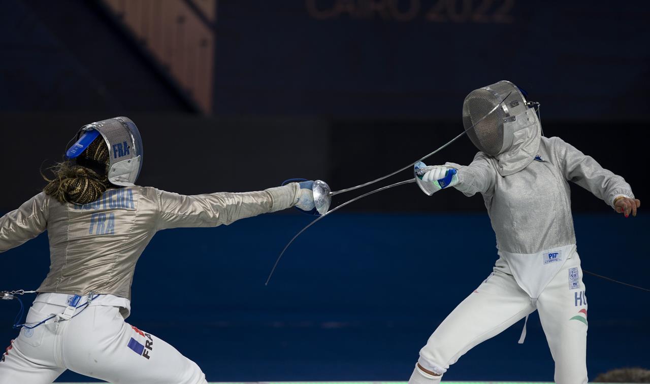 写真: ハンガリーの女子剣士チームが世界チャンピオンに