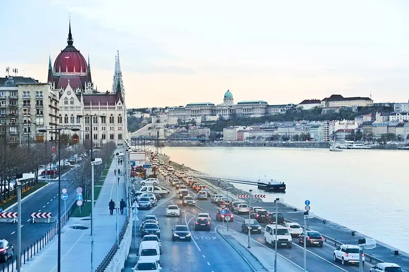 Budapest car traffic parking fees