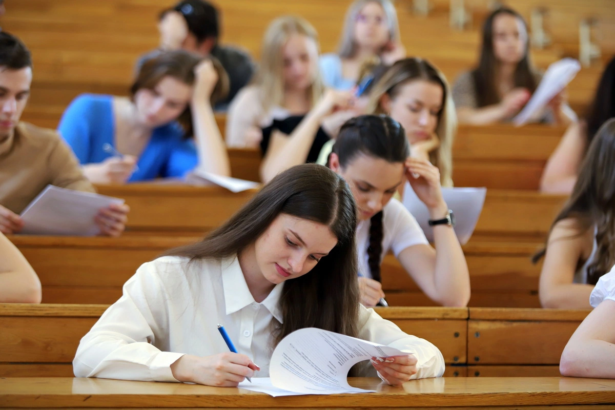 Vadonatúj érettségi szabályokat fogadtak el ma Magyarországon minden egyetemi hallgató számára