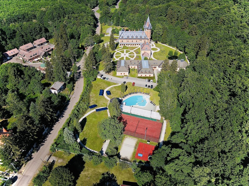 Luxury castle Hotel Sasvár