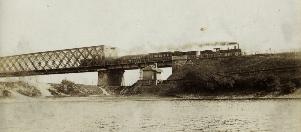 connecting railway bridge danube