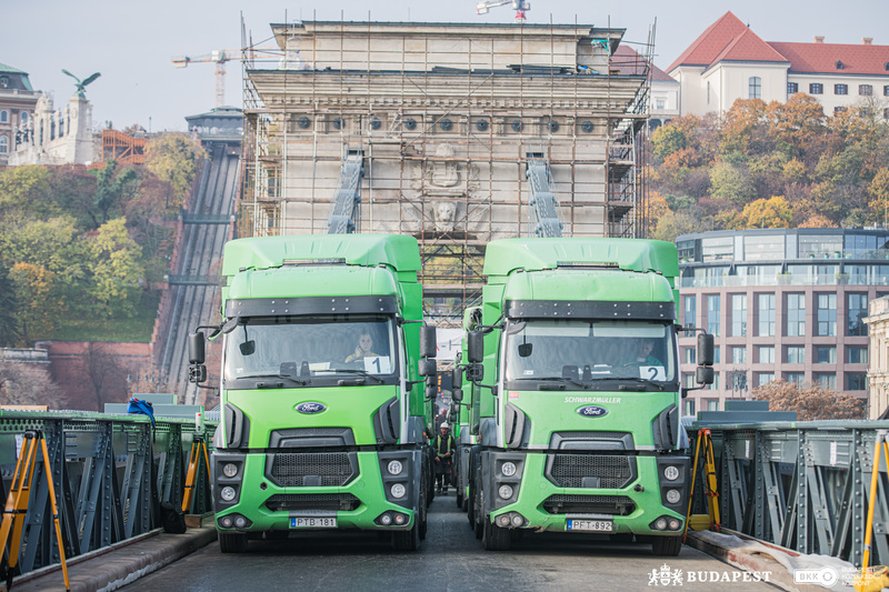 Rekonstrukce řetězového mostu v Budapešti