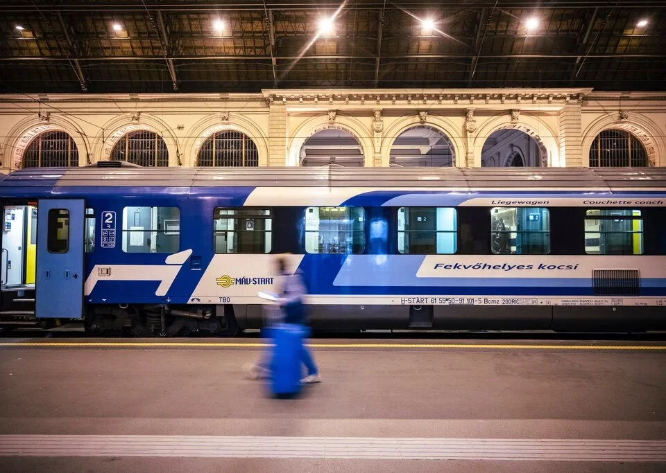 Railway Hungary trains delay