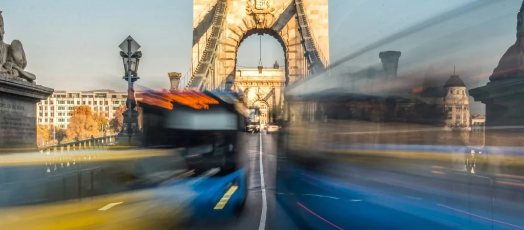 Traffic Budapest Chain Bridge