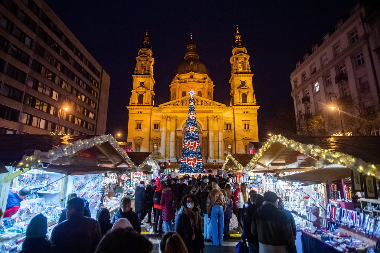 piazza szent istván fiera natalizia di budapest
