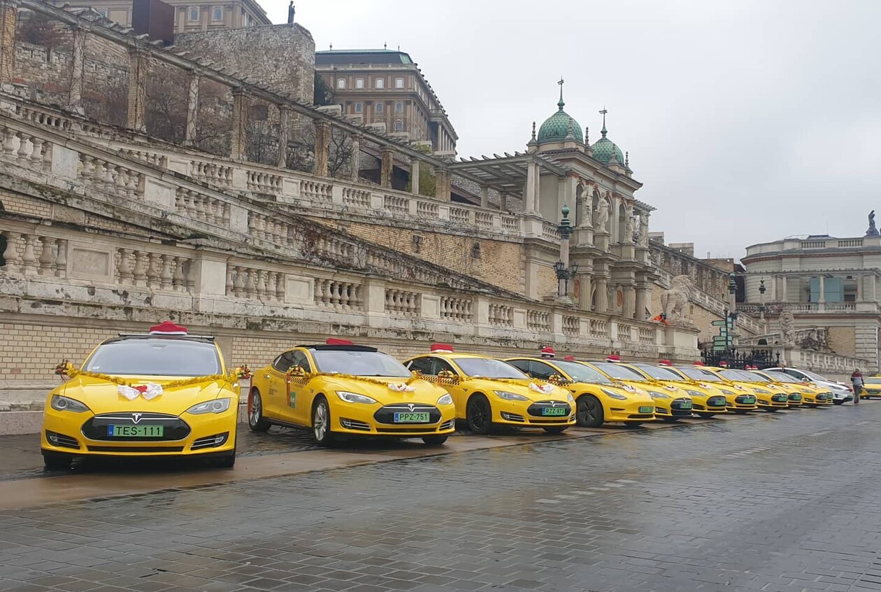 Budapešť, Maďarsko, taxi, doprava, jízdné