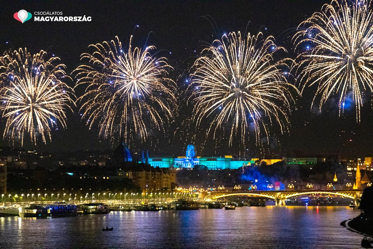 الألعاب النارية ، بودابست ، المجر ، الاحتفال ، ليلة رأس السنة ، 20 أغسطس