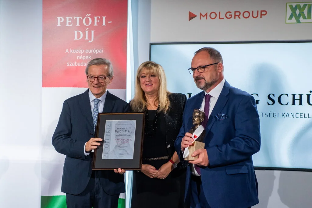 Wolfgang Schüssel award Hungary
