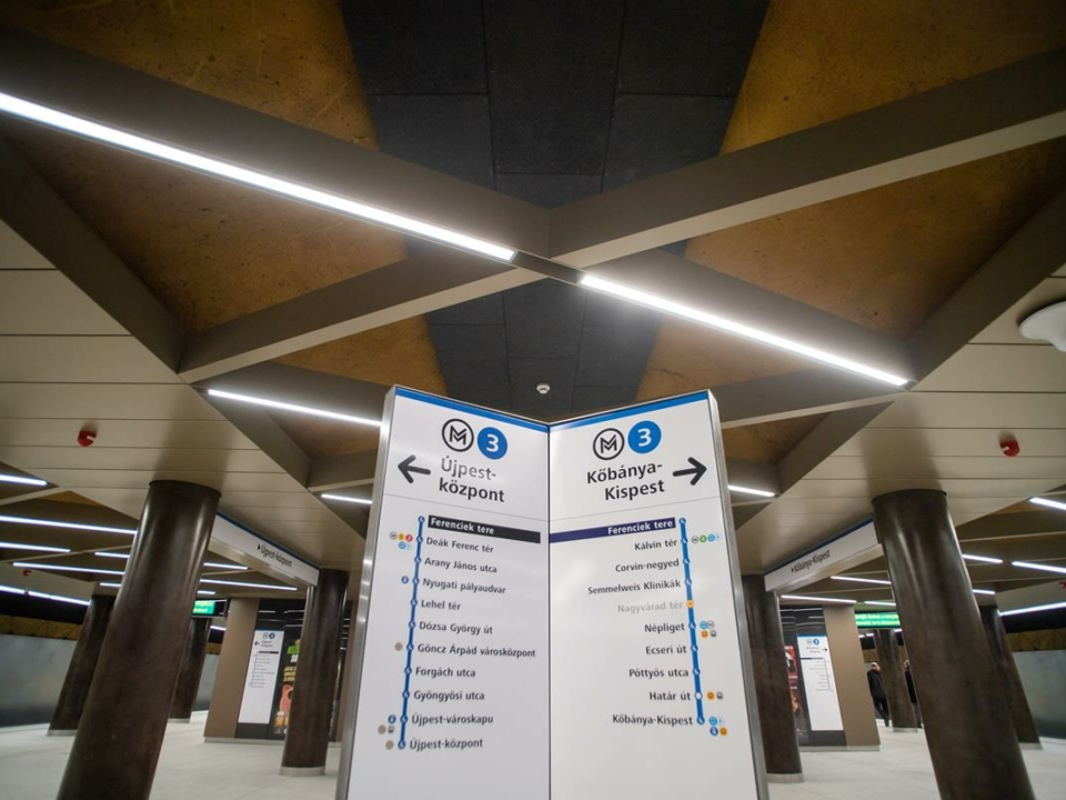 Inauguration d'un nouveau tronçon de la ligne 3 rénovée du métro