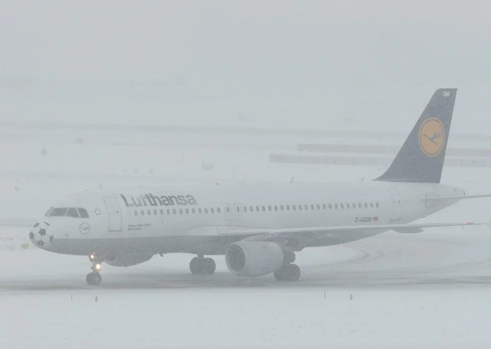 Lufthansa Hungary snowstorm