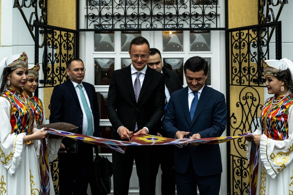 Uzbekistán abre embajada en Budapest