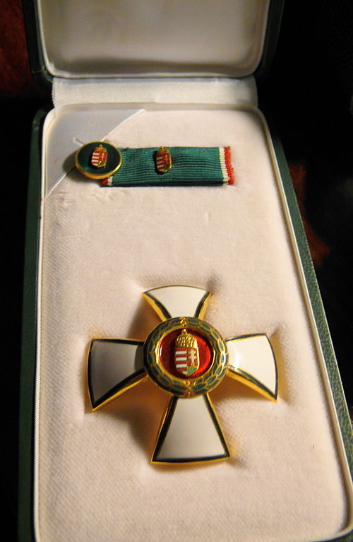 cruce de ofițer din Ungaria