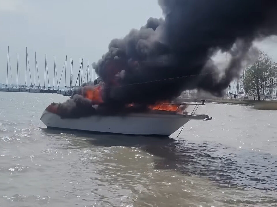 balaton boat on fire