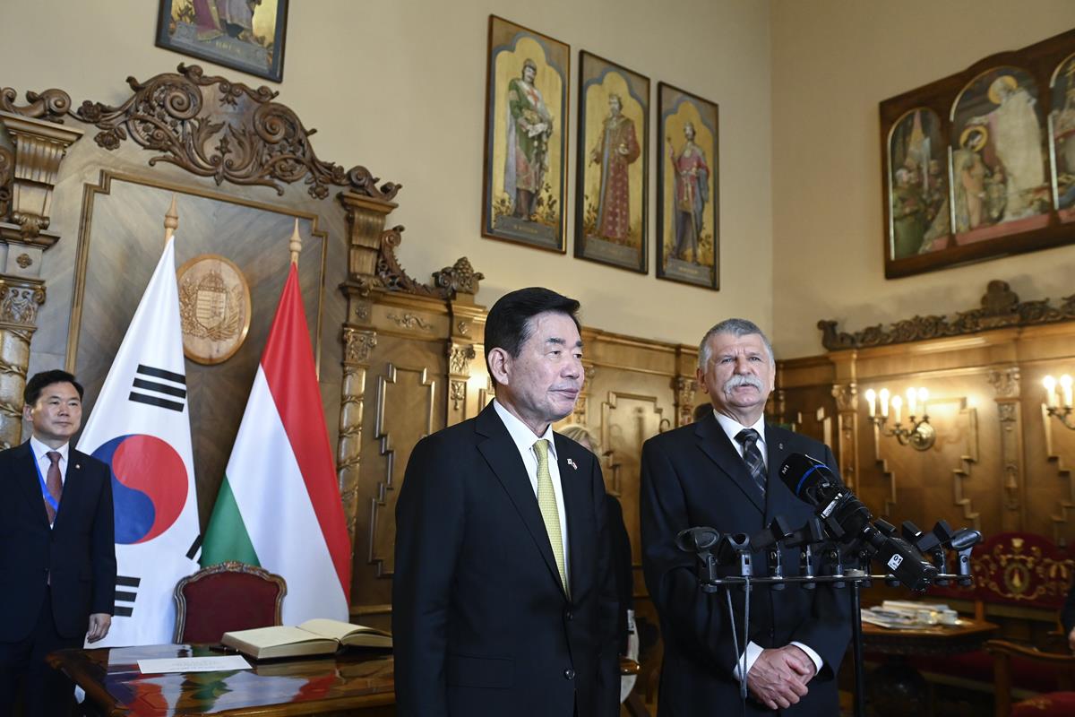 House Speaker László Kövér received Kim Jin-pyo