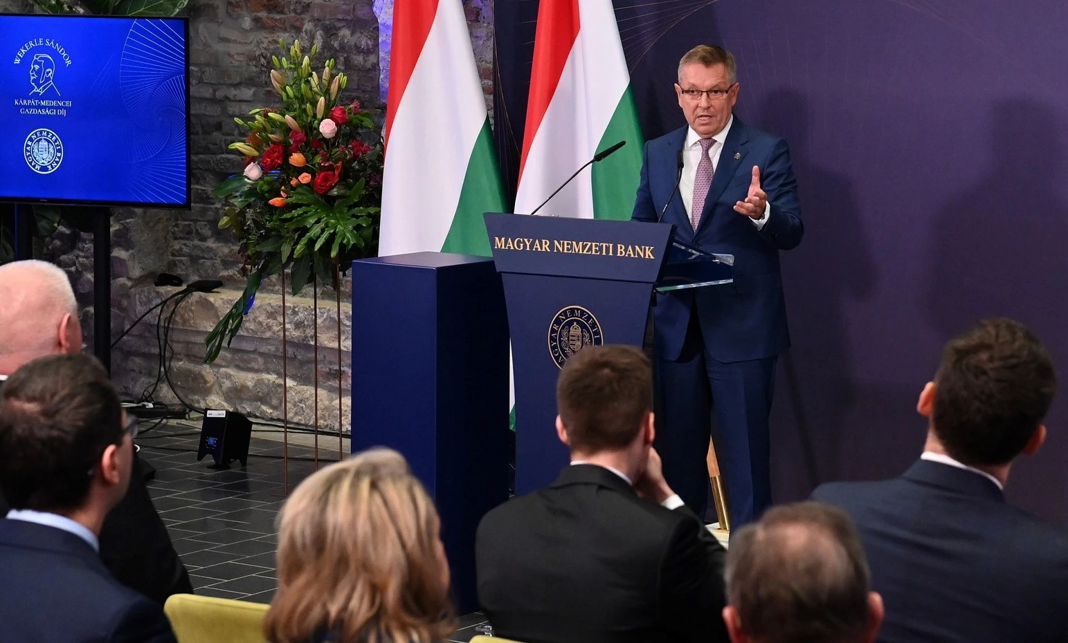 Photo of Guvernér centrálnej banky hovorí o dátume zavedenia maďarského eura