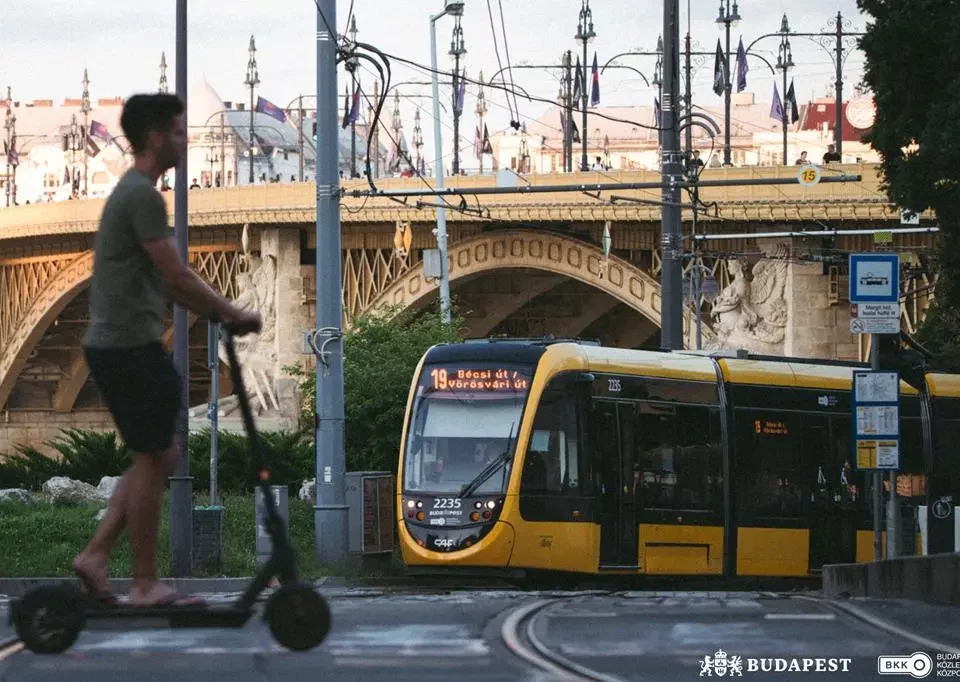 Budapest public transport BKK ticket validation easter timetable changes