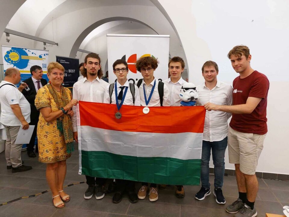 ceoi Olimpiada Centroeuropea de Informática para Estudiantes 2023 equipo húngaro