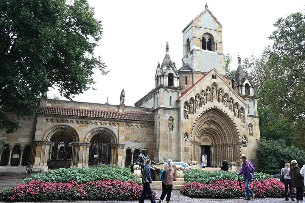 PHOTOS: One of the most romantic, hidden Budapest churches renewed and ...