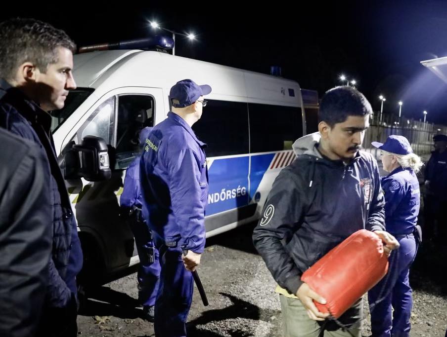 مراقبة حدود الهجرة في المجر