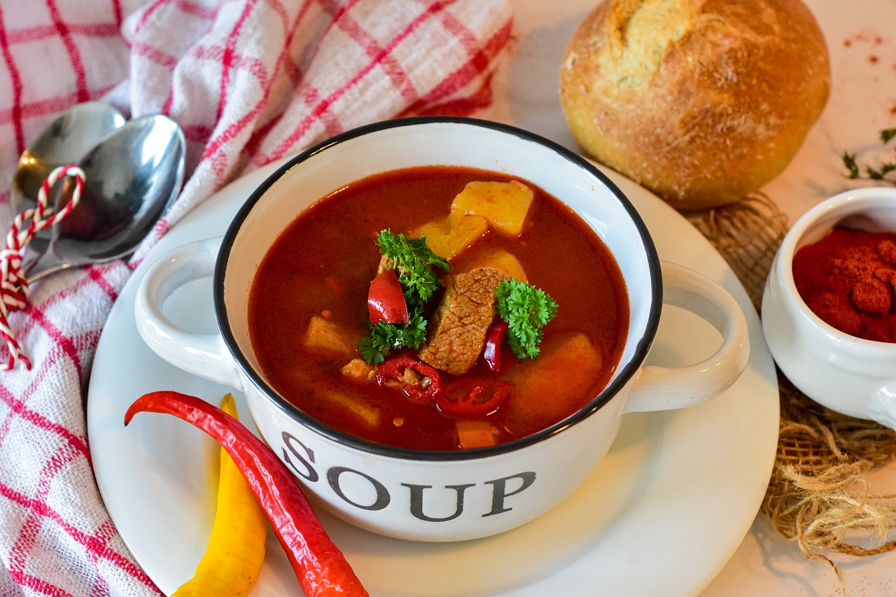 Sopa de gulash húngara