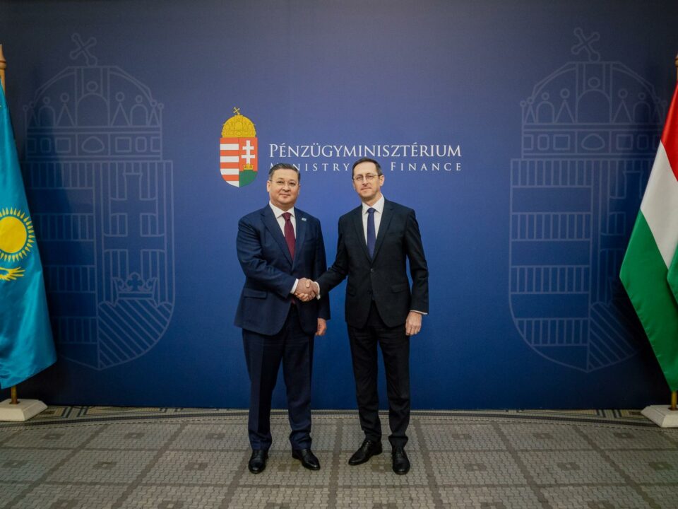 Hungría y Kazajstán pretenden impulsar el comercio bilateral hasta alcanzar los 1 millones de dólares