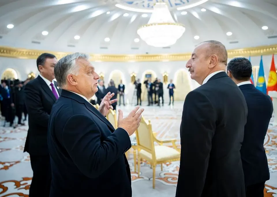 Le Premier ministre Viktor Orbán et le président azerbaïdjanais Ilham Aliyev