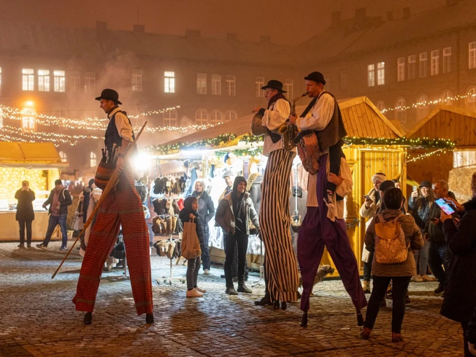 Here is a beautiful and cost-effective Christmas fair in Hungary