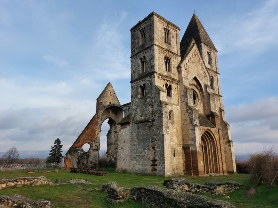Ruinas de la iglesia de Zsámbék