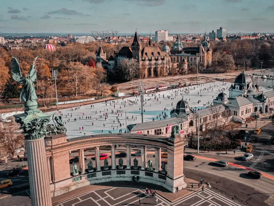 Budapest's superb open-air ice skating rinks remaining open in the following weeks (Copy)