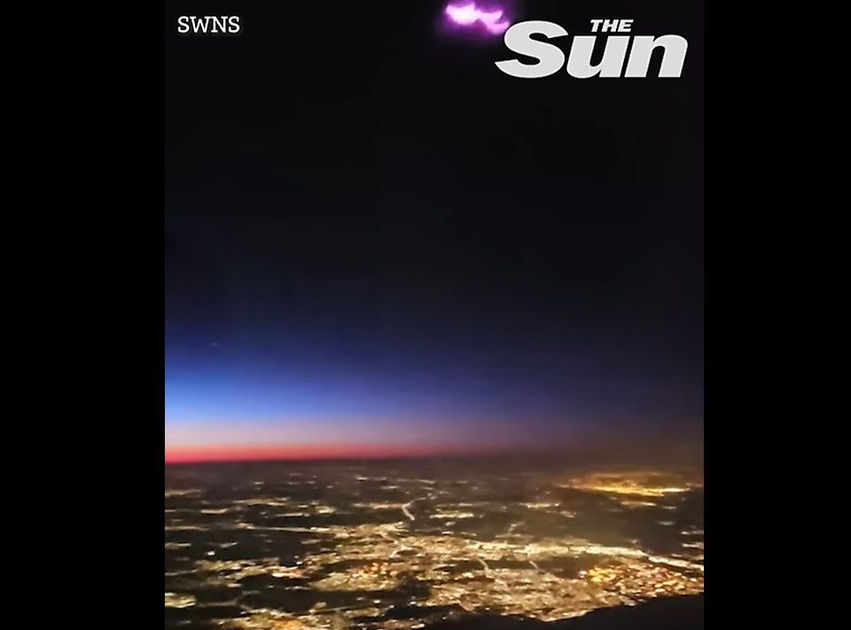 Hungarian Wizz Air's stewardess spotted purple UFO that followed their plane