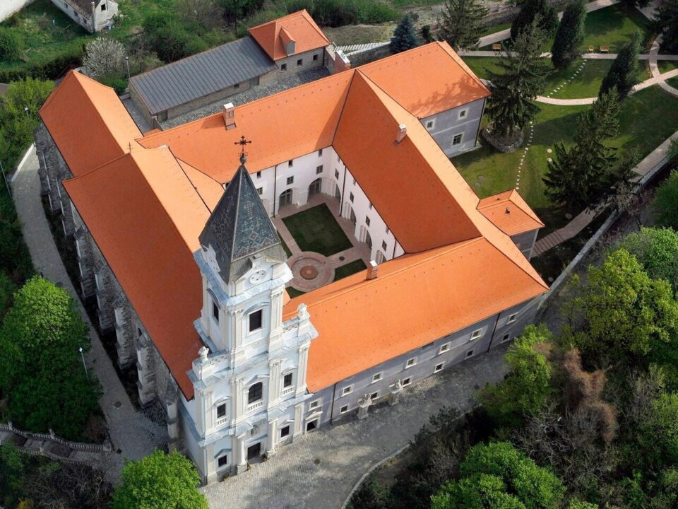 Hotel y restaurante del monasterio de Sopronbánfalva