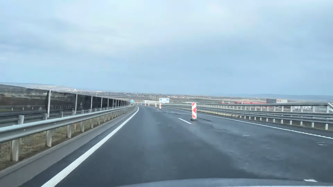Трещины на автомагистрали М30 закрыты