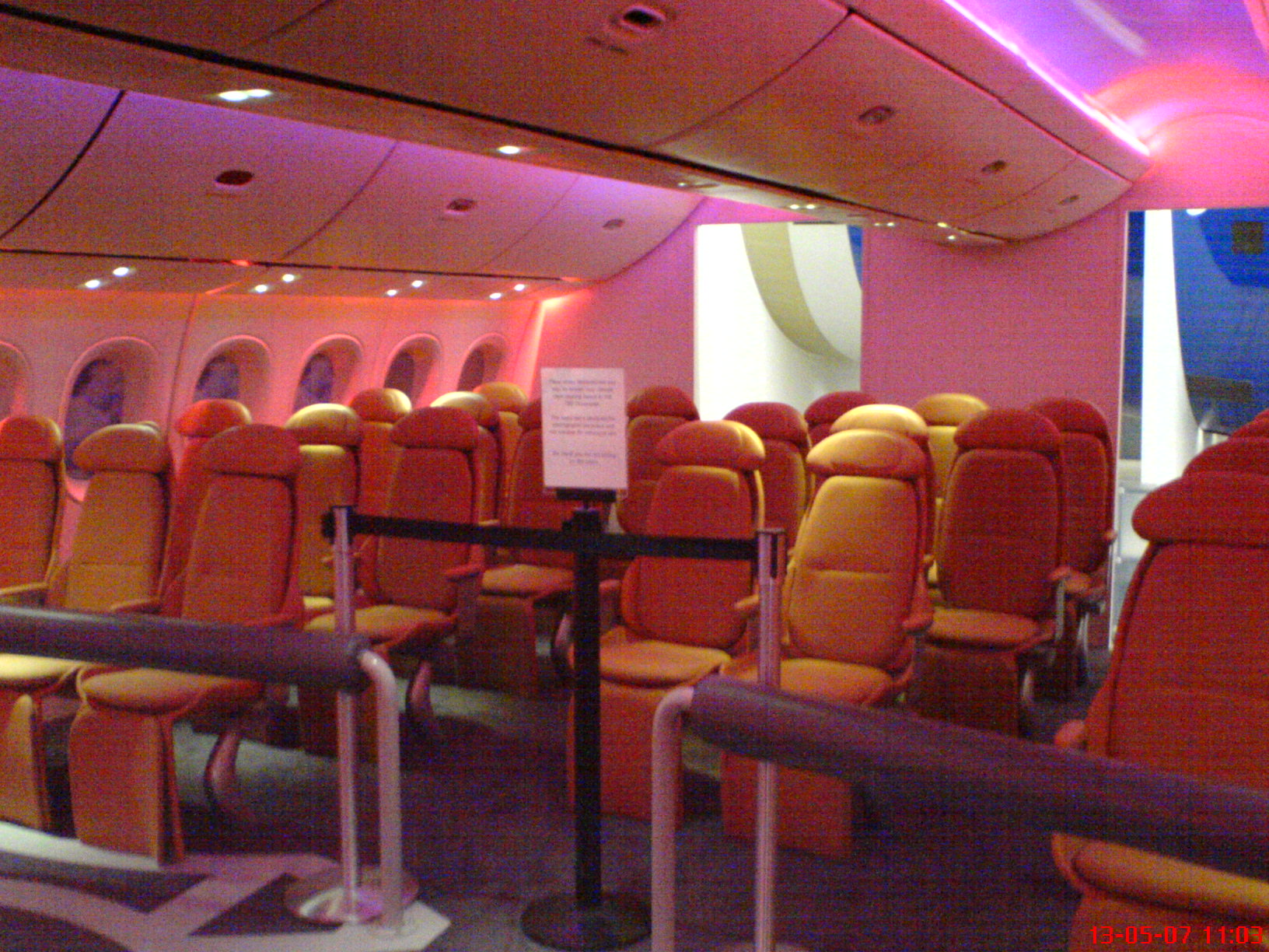 Салон Боинга 787 Дримлайнер
