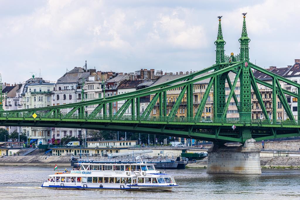 Service de bateau sur le Danube