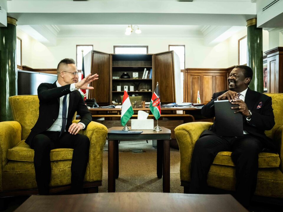 Le ministre hongrois des Affaires étrangères_Le Kenya est la clé de la stabilité de l'Europe
