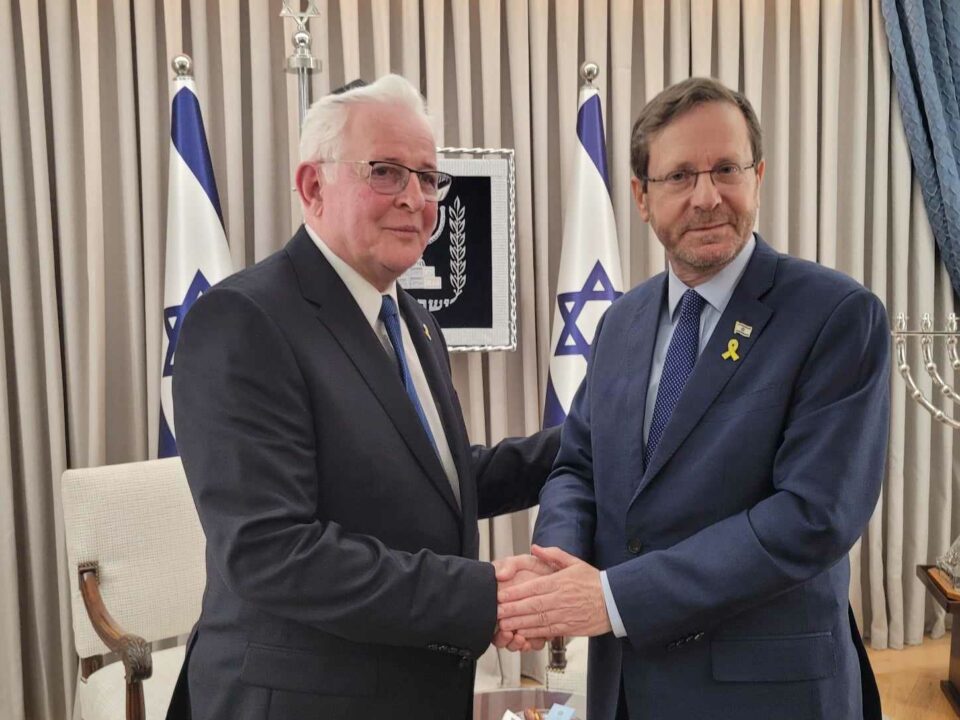 Der Leiter einer ungarisch-jüdischen Organisation traf sich inmitten des Krieges mit israelischen Führern