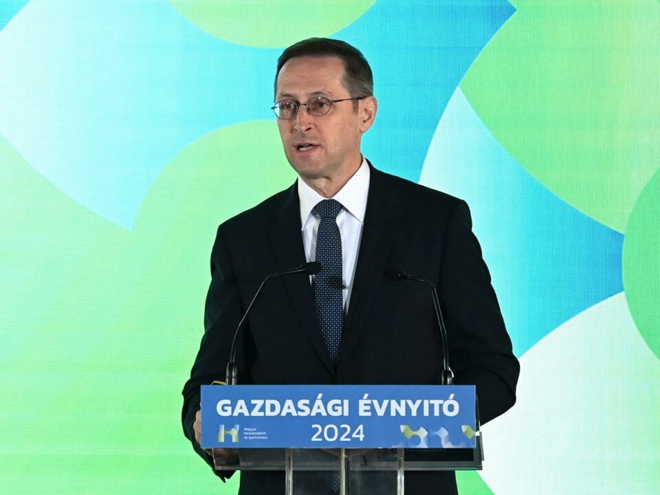 le ministre des Finances Varga déficit hongrois