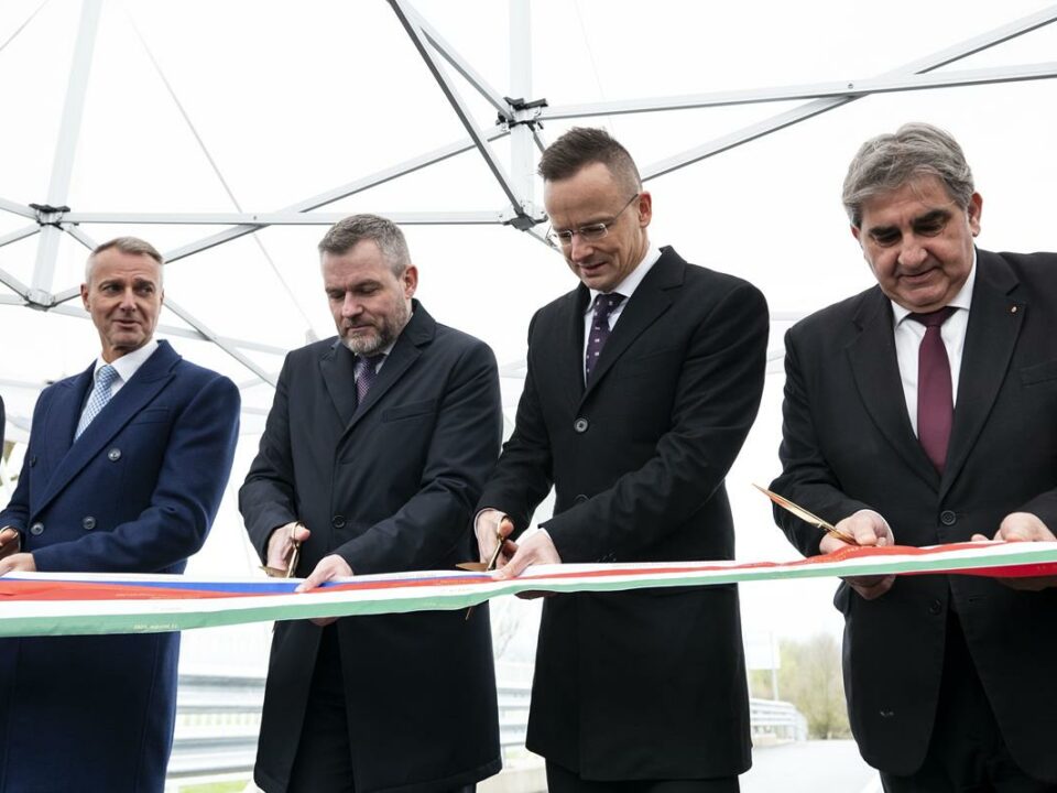 Neue ungarisch-slowakische Grenzbrücke wurde eingeweiht (4)