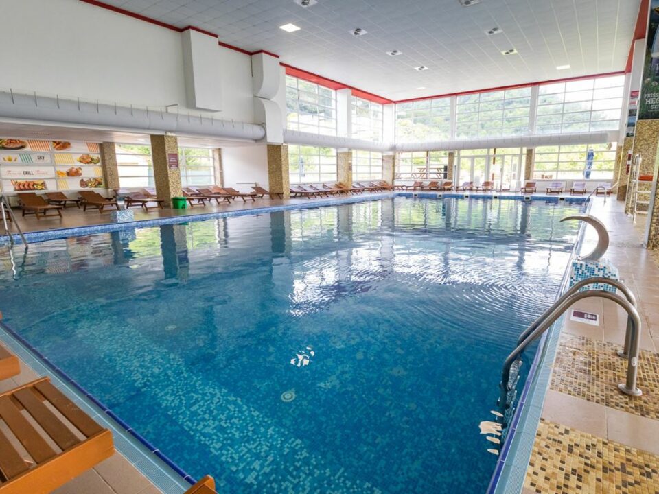 Salzwasser In Praid (Parajd), dem Zentrum der Salzregion in Siebenbürgen, wurde 2015 ein Indoor-Spa eingeweiht.