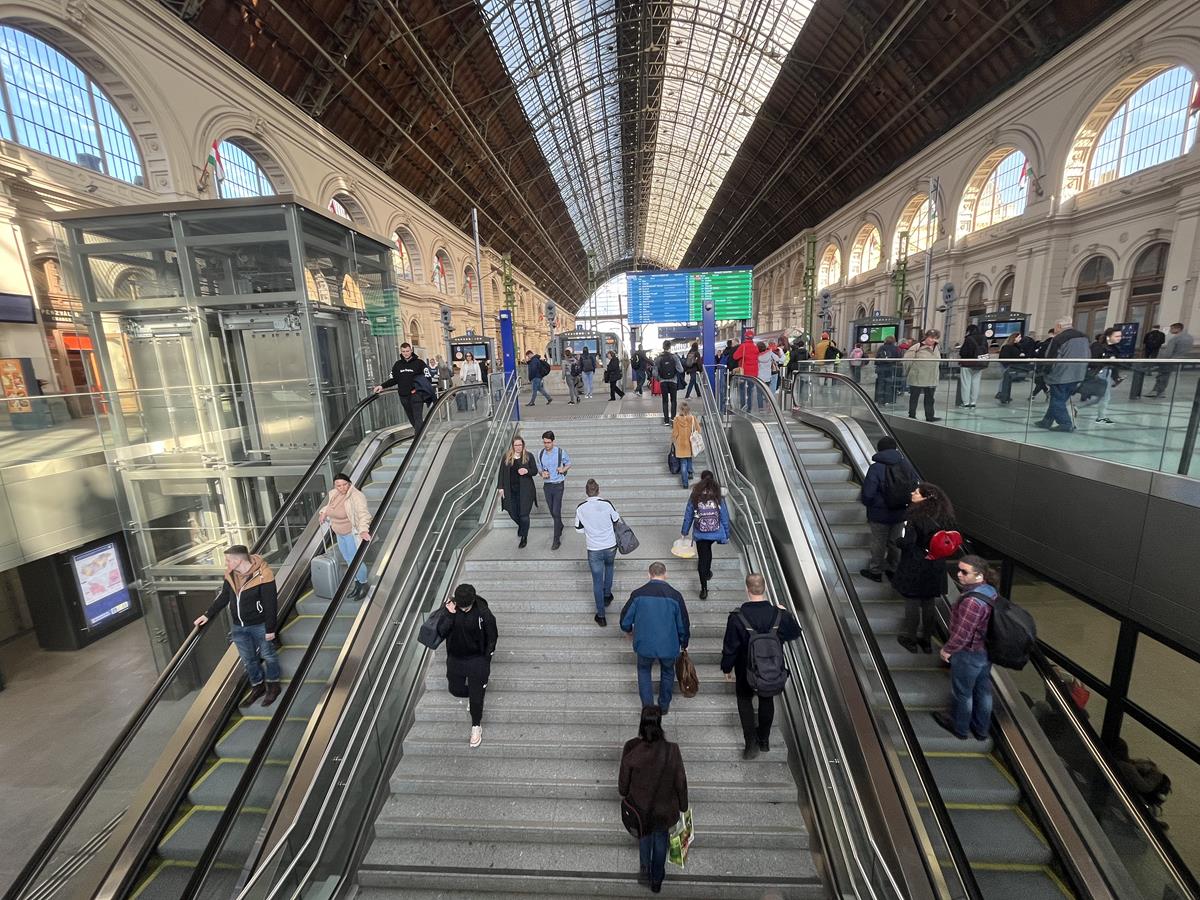 железнодорожная станция Келети железная дорога máv путешествие забастовка Венгрия Будапешт