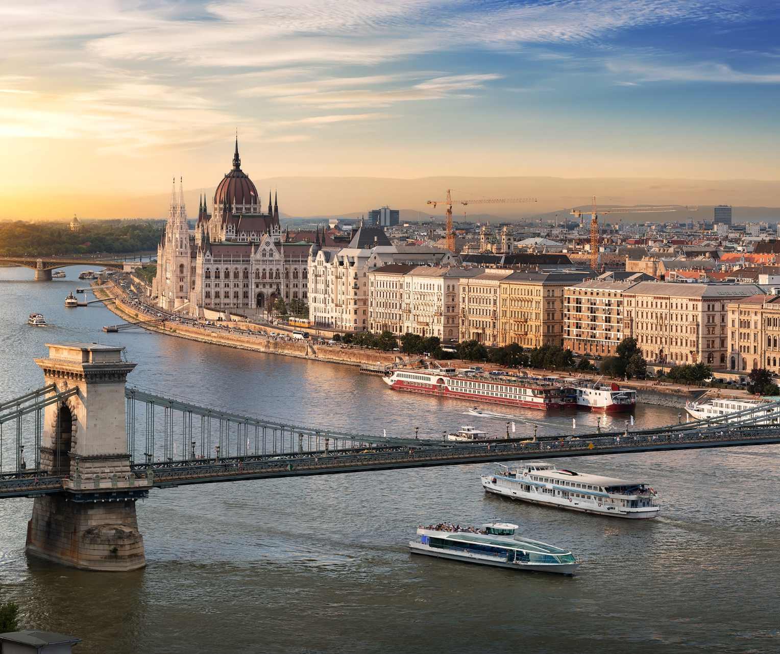 Bateau sur le Danube Budapest pour toujours produits chimiques