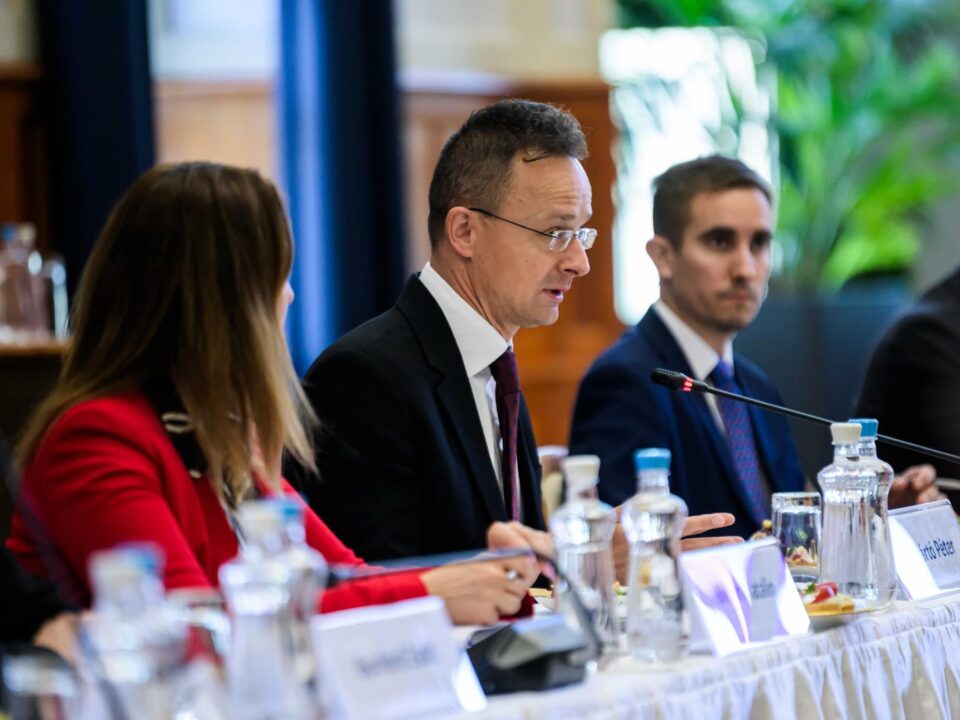 El ministro de Asuntos Exteriores húngaro compartió las principales prioridades de la presidencia húngara de la UE