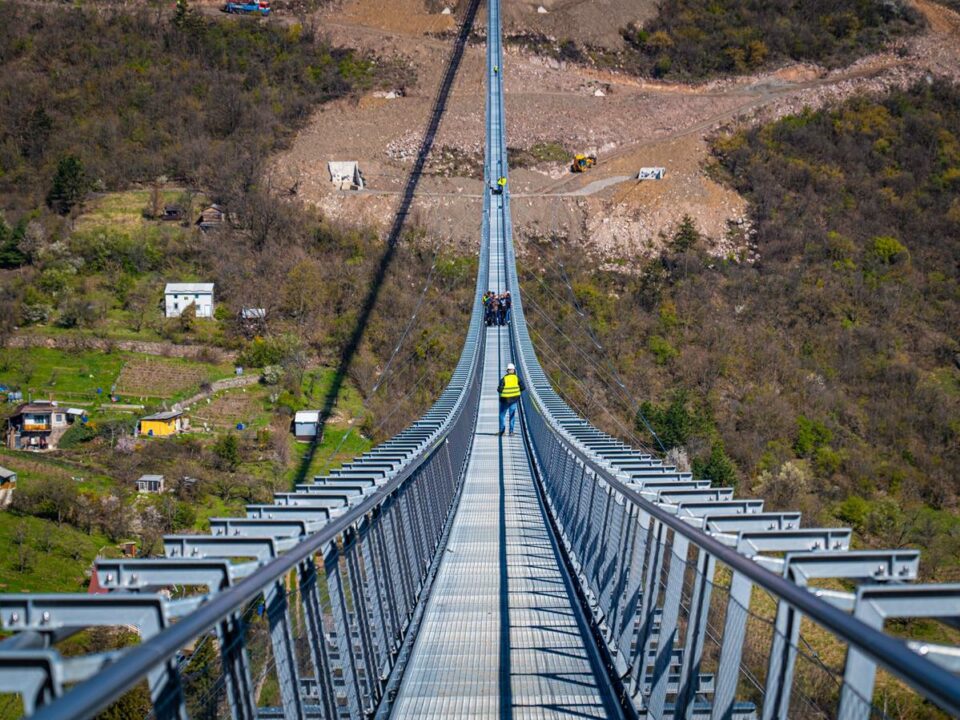 In Ungarn wird bald die längste Hängebrücke der Welt eingeweiht – Fotos