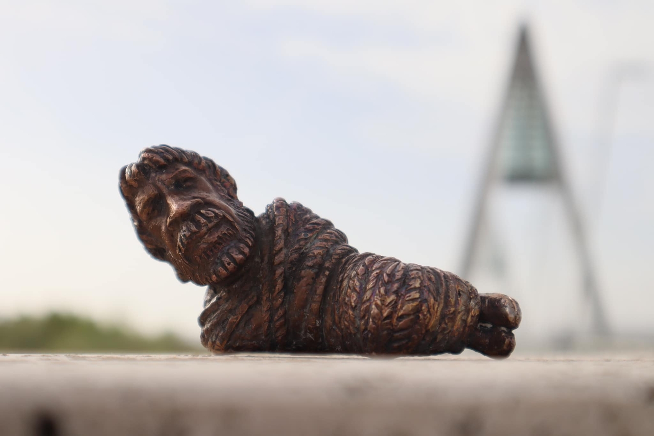 Kolodko-Skulptur Chuck Norris