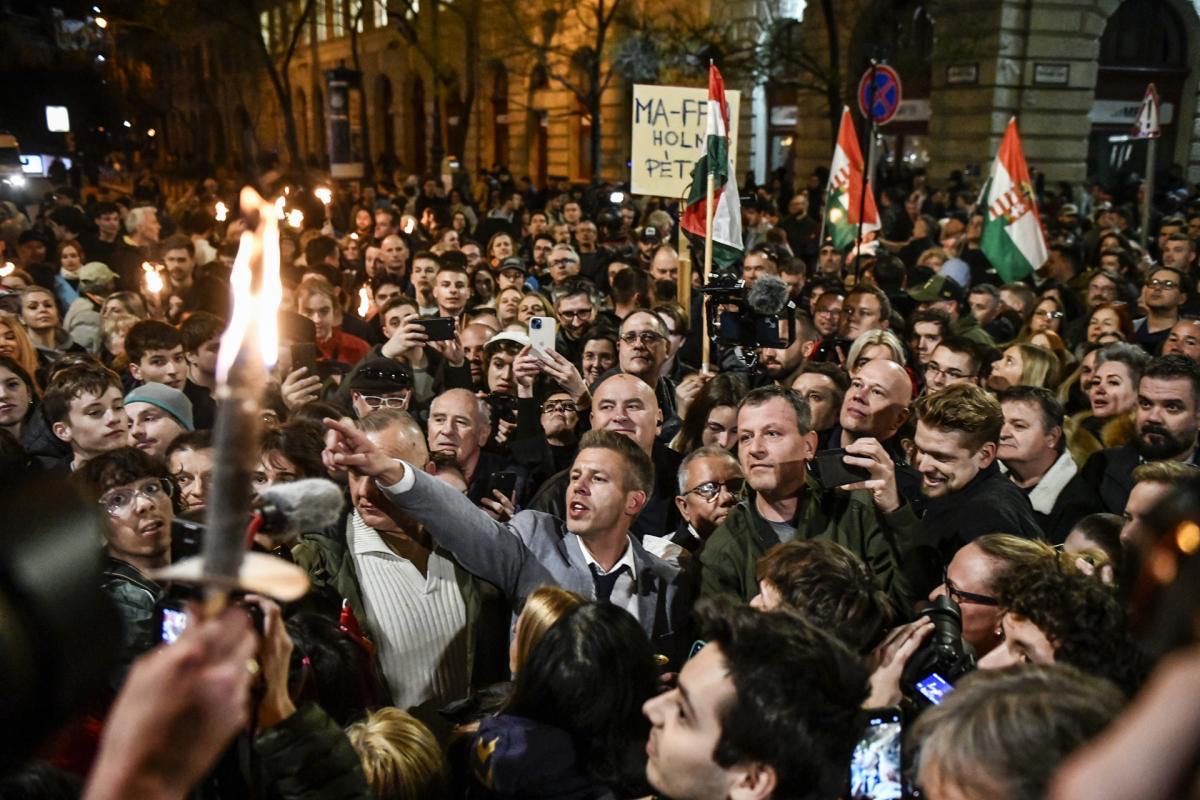 péter magyar demonstration budapest